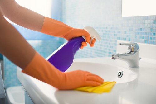 Example cleaning job in a London apartment with volume-based pricing