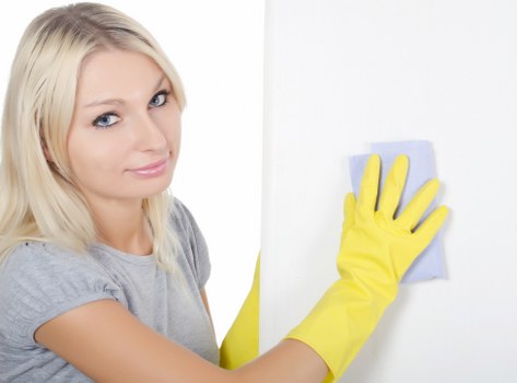 Local London carpet cleaner treating stains and high-traffic areas